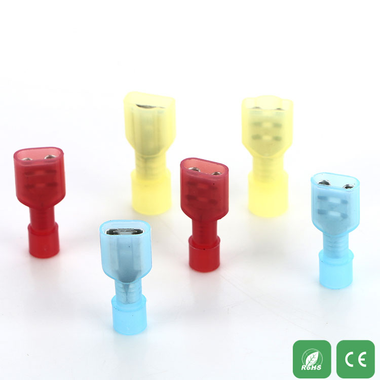 Terminal hembra con aislamiento completo de nylon PNA